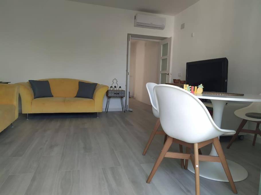Apartamento Espectacular piso en la misma plaza del Mentidero. Cádiz Exterior foto